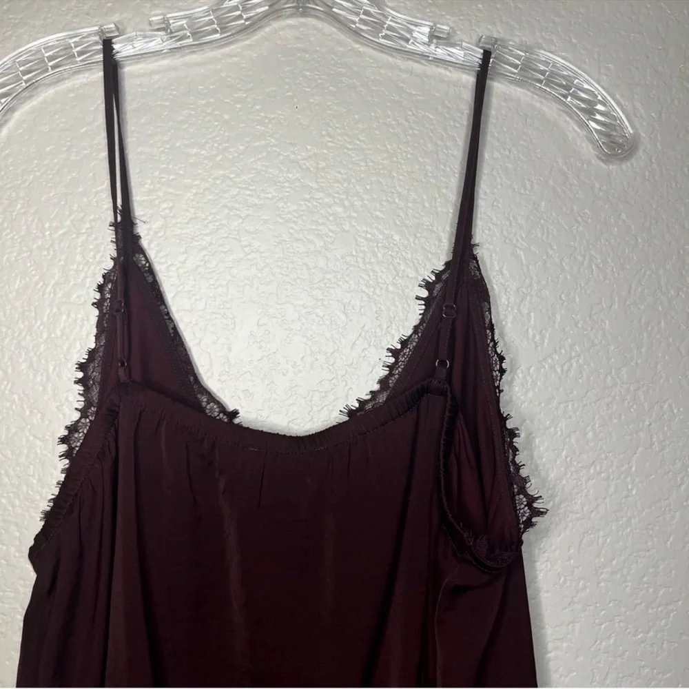 Express V-Neck Lace Trim Sleeveless Blouse Size: L - Picture 7 of 8